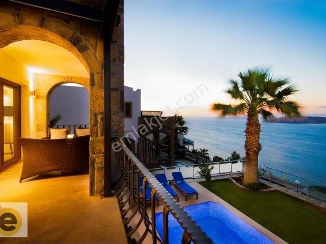 Banazlılar Sitesi, Bodrum içerisinde kiralık Villa
