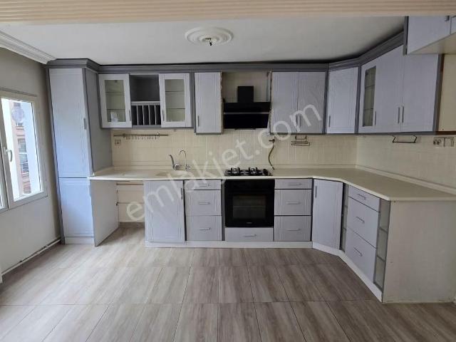 Karşiyaka, İzmir içerisinde kiralık mülk