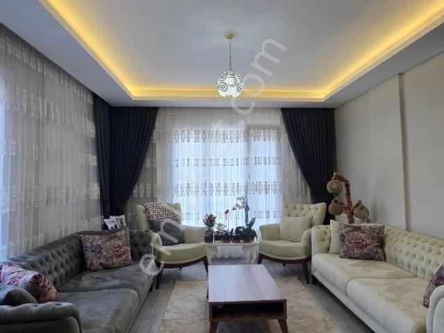Akhisar, Manisa içerisinde satılık mülk