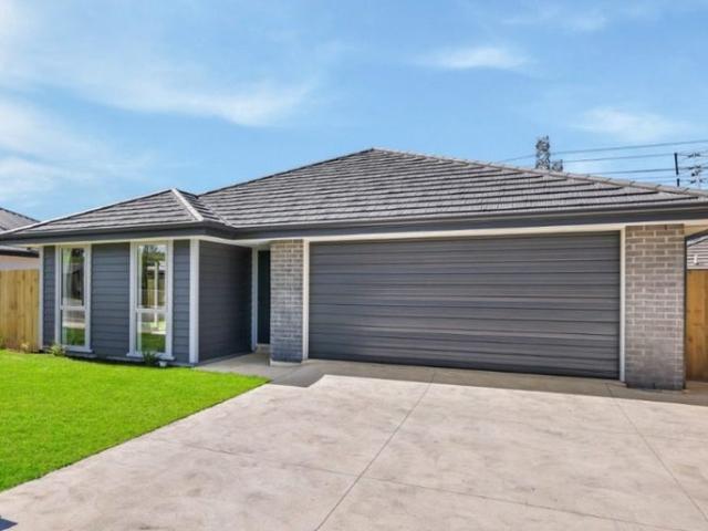 House for rent in Chaslands, Canterbury