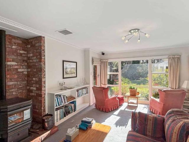 House for rent in Chaslands, Canterbury