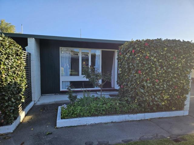 Property for rent in Chaslands, Canterbury