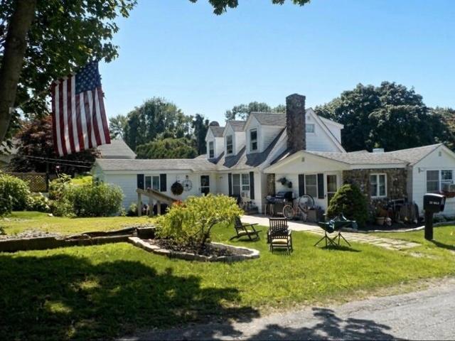 House for sale in Ocean Grove, Swansea