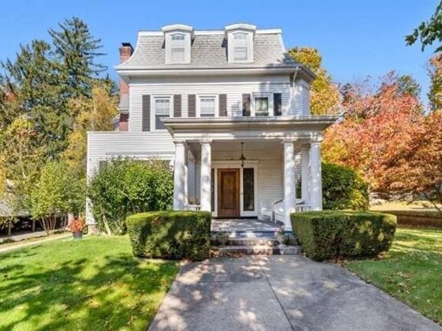 House for sale in Yale Avenue Historic District, Wakefield