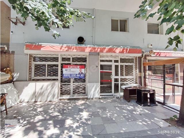 Karşiyaka, İzmir içerisinde satılık Dükkan