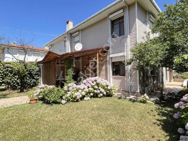 Çinarcik içerisinde satılık Villa