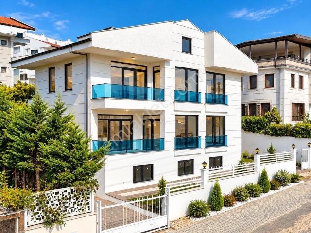 Kadıköy Beldesi, Yalova Merkez içerisinde satılık Villa