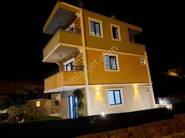 Hacıhüseyinler, Gömeç içerisinde satılık Villa