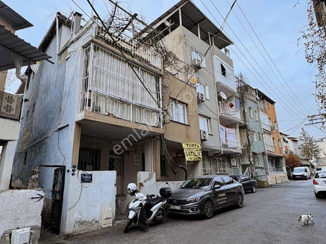 Bayrakli, İzmir içerisinde satılık Bina