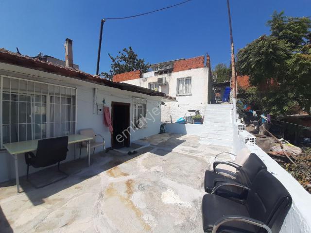 Bayrakli, İzmir içerisinde satılık Villa