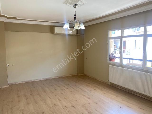 Bayrakli, İzmir içerisinde kiralık mülk