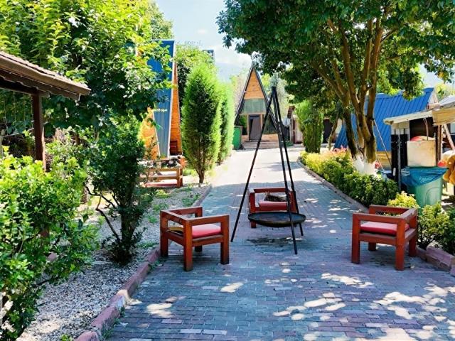Yanık, Sapanca içerisinde satılık Turistik Tesis