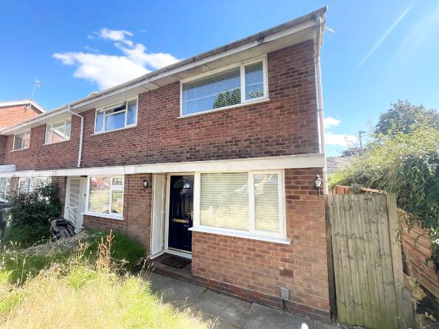 House for rent in Woodloes Park, Green Close