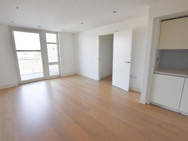 Apartment for rent in Yiewsley, Greater London