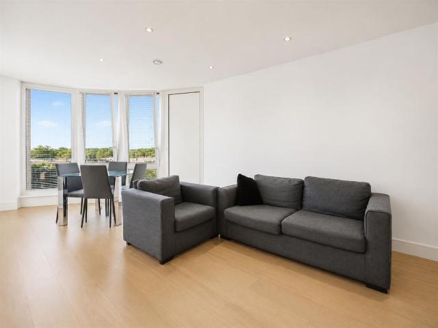 Apartment for rent in Yiewsley, Greater London