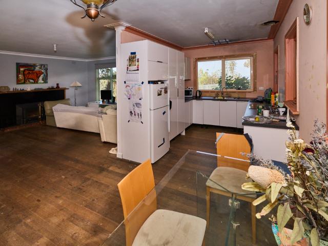 Cottage for sale in Camerons Creek, Victoria