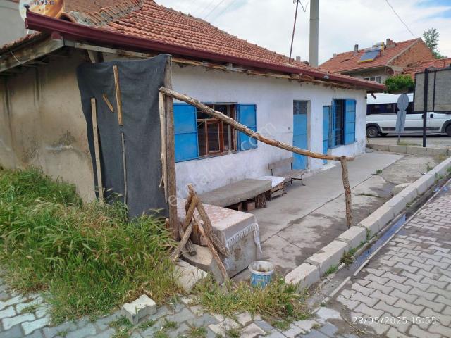 Sinanpaşa içerisinde satılık Villa
