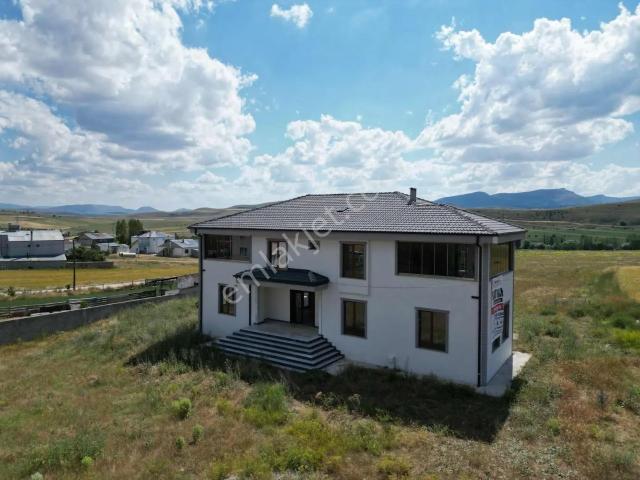 Kabaktepe, Köse içerisinde satılık Villa