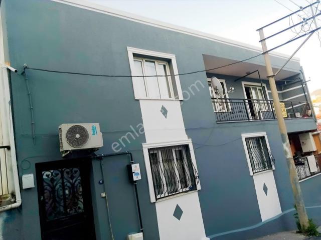 Bayrakli, İzmir içerisinde satılık Bina
