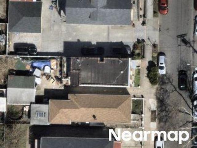 House for sale in The Bronx, Arverne