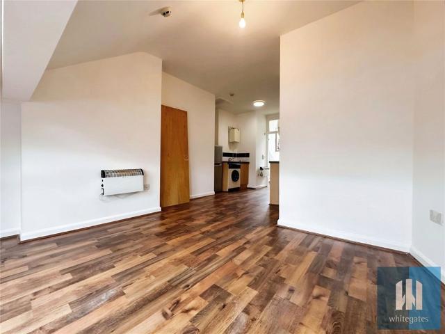 Studio for rent in Milnsbridge, West Yorkshire