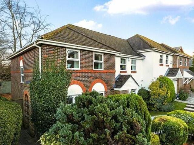 House for sale in Heol-las, Surrey