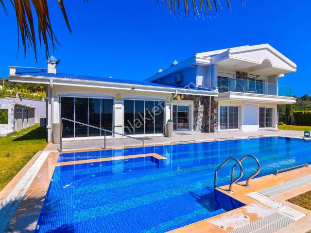 Kuşadasi, Aydin içerisinde satılık Villa