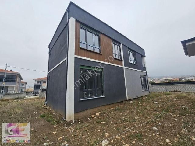 Yunak içerisinde satılık Villa