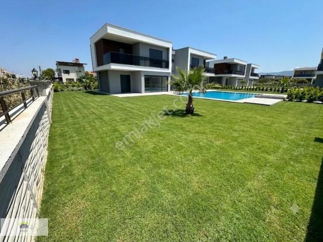 Kuşadasi, Aydin içerisinde satılık Villa
