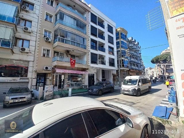 Karşiyaka, İzmir içerisinde satılık Dükkan