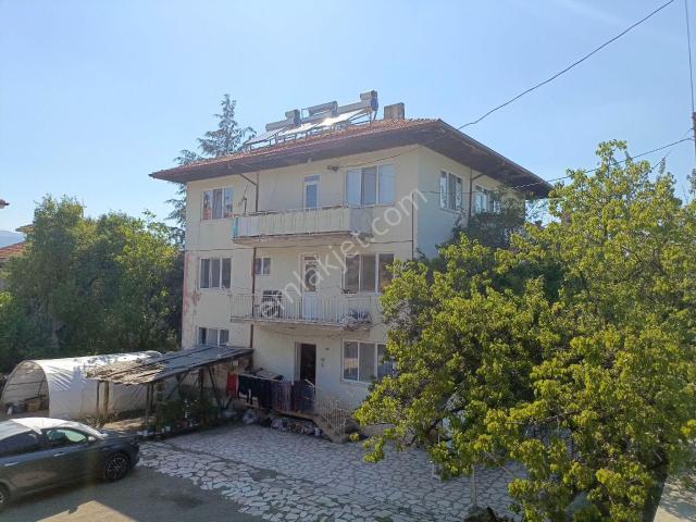 Yeşilova içerisinde satılık Villa