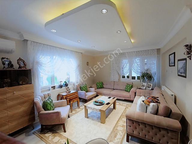 Karabağlar, İzmir içerisinde satılık mülk