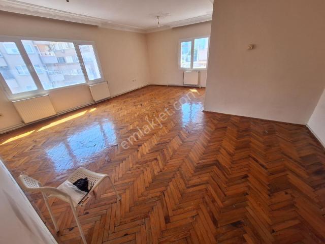 Karabağlar, İzmir içerisinde kiralık mülk