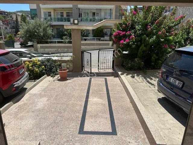 Karabağlar, İzmir içerisinde satılık mülk