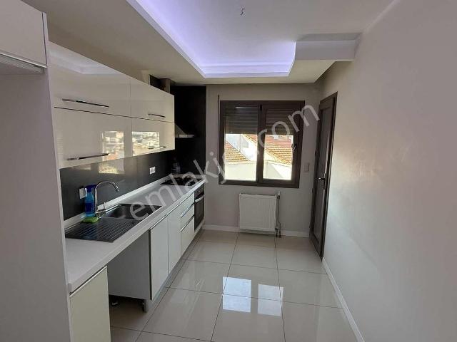 Karabağlar, İzmir içerisinde kiralık mülk