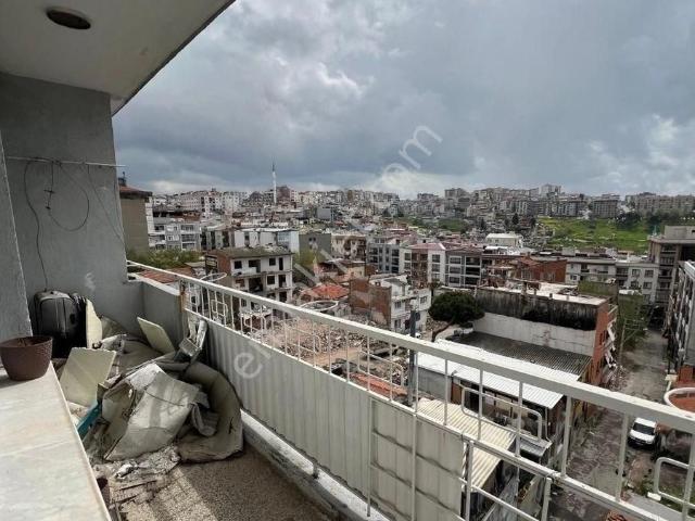 Karabağlar, İzmir içerisinde satılık mülk