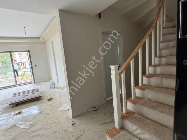 Başiskele, Kocaeli içerisinde kiralık Villa