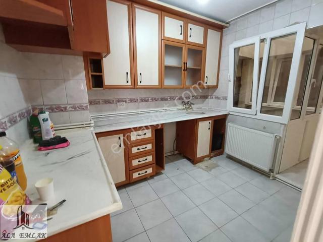 Karabağlar, İzmir içerisinde kiralık mülk