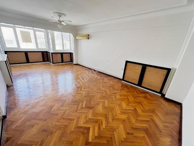 Karabağlar, İzmir içerisinde satılık mülk