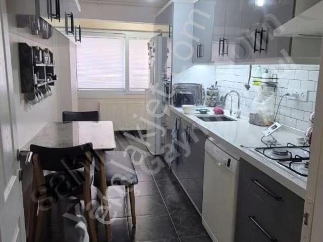 Karabağlar, İzmir içerisinde kiralık mülk