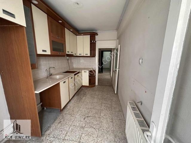 Yeşilyurt, Karabağlar içerisinde satılık mülk