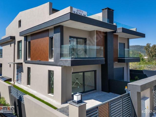 Yelki Mahallesi, Güzelbahçe içerisinde satılık Villa