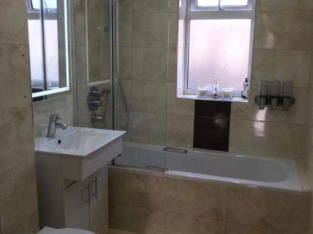 Apartment for rent in Chigwell, Hainault