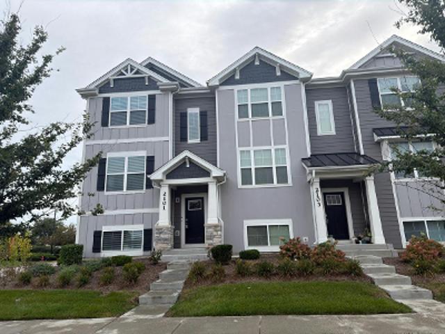 House for sale in The Townes at Oak Creek, Mundelein
