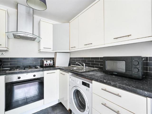 Apartment for rent in Battersea, Greater London