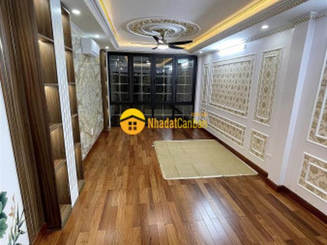 Nhà mặt phố bán