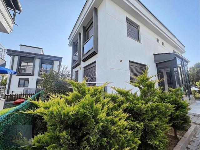 Şakran Sayfiye Mahallesi, Aliağa içerisinde kiralık Villa