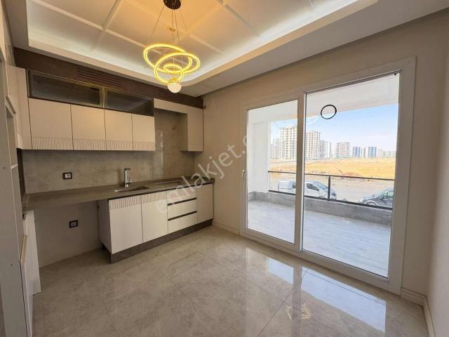 Talaytepe Mah., Kayapınar içerisinde kiralık mülk