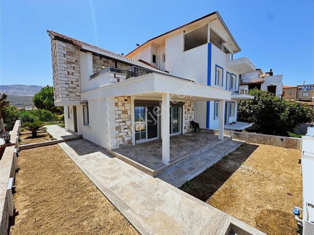 Foça, İzmir içerisinde satılık Villa