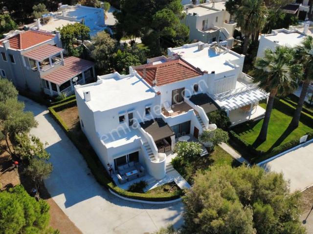 Foça, İzmir içerisinde satılık Villa
